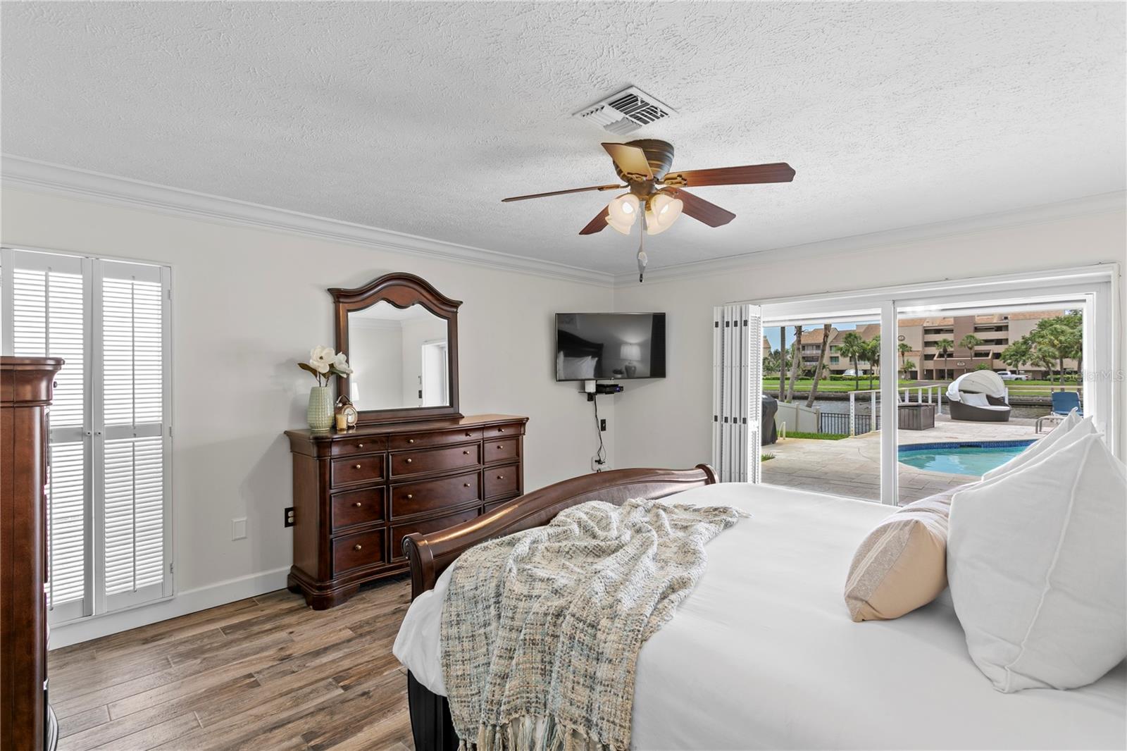 Image 39 of 83 For 2773 Seabreeze Drive S