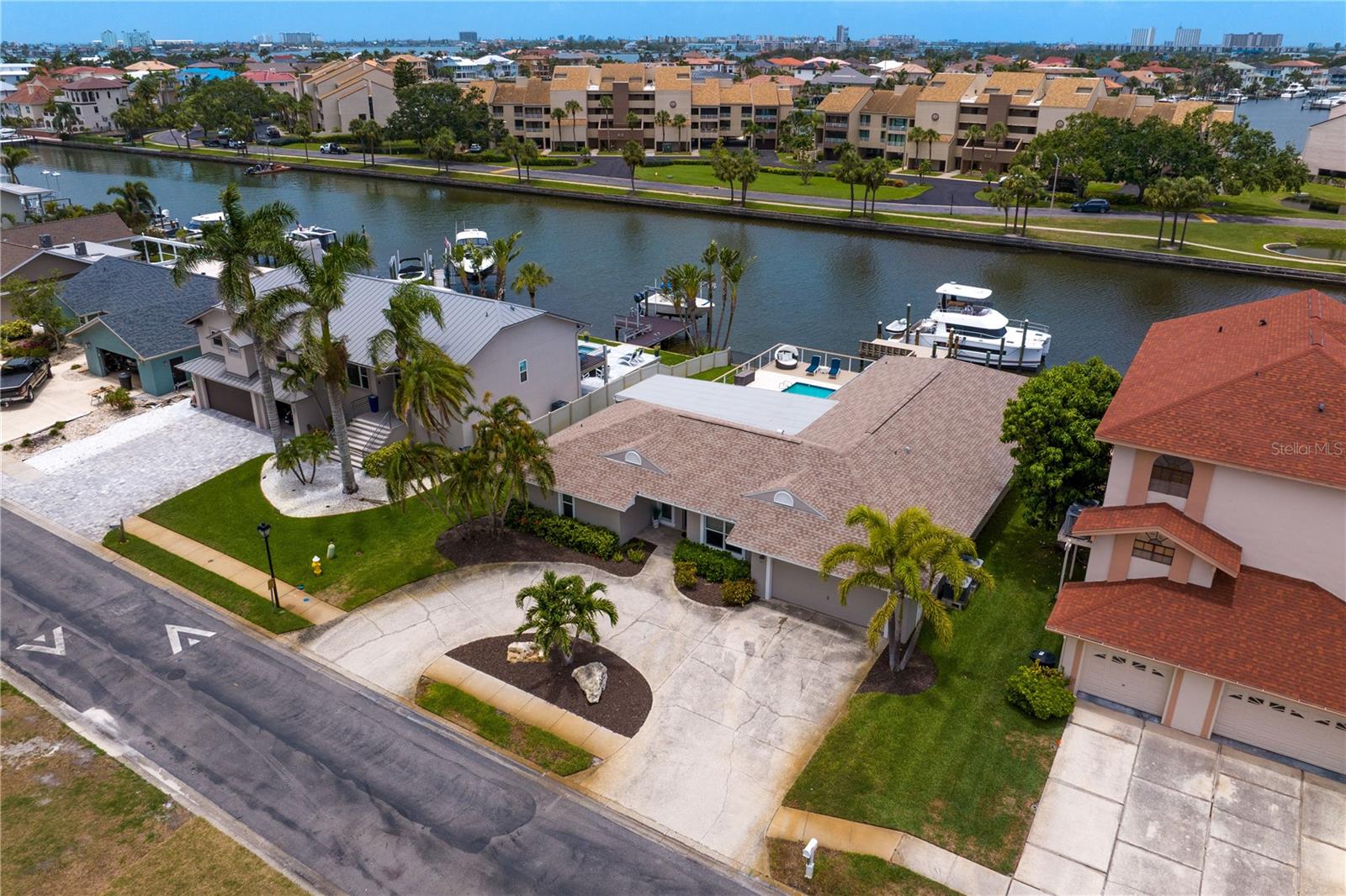 Image 55 of 83 For 2773 Seabreeze Drive S