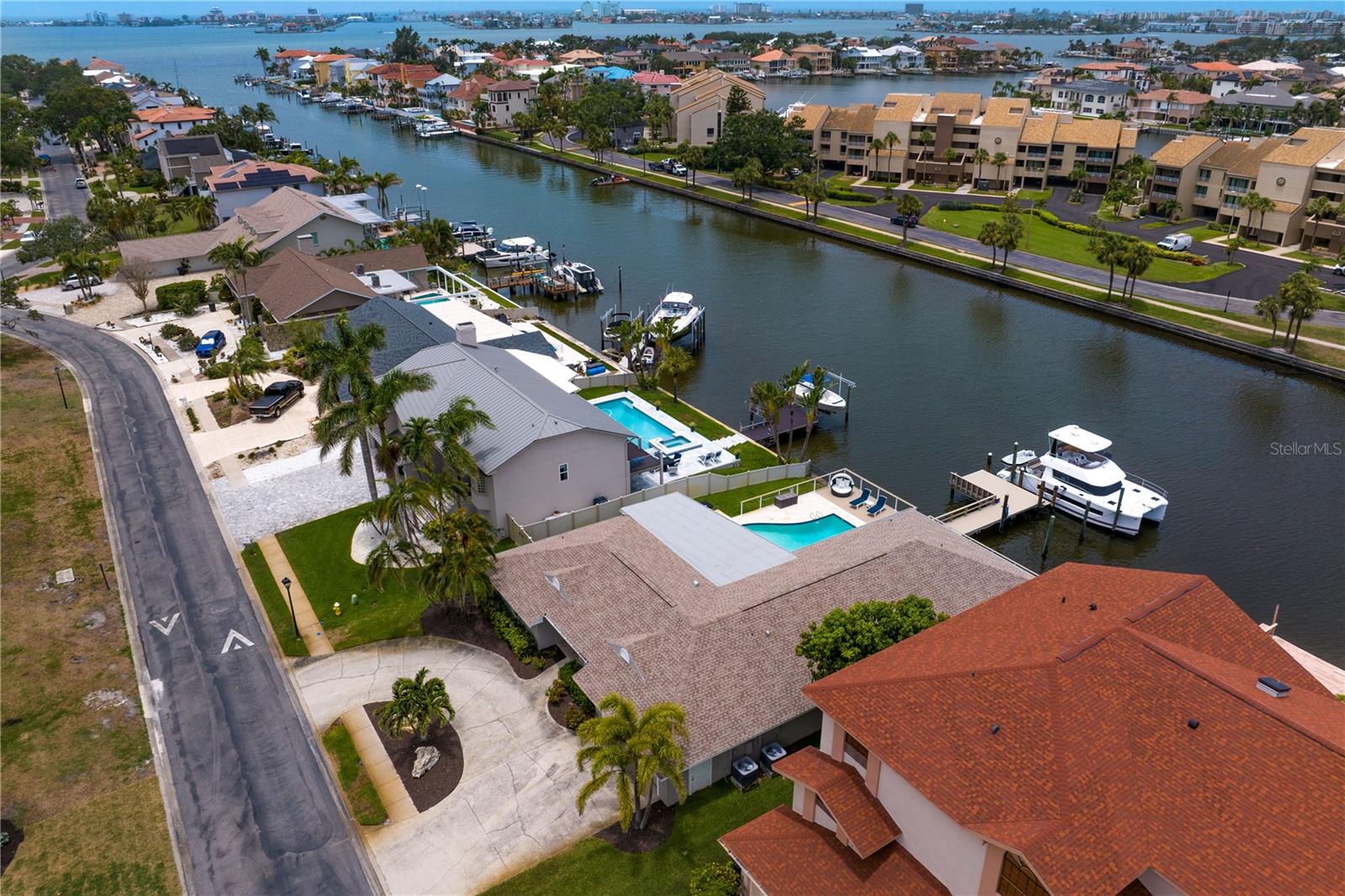 Image 56 of 83 For 2773 Seabreeze Drive S