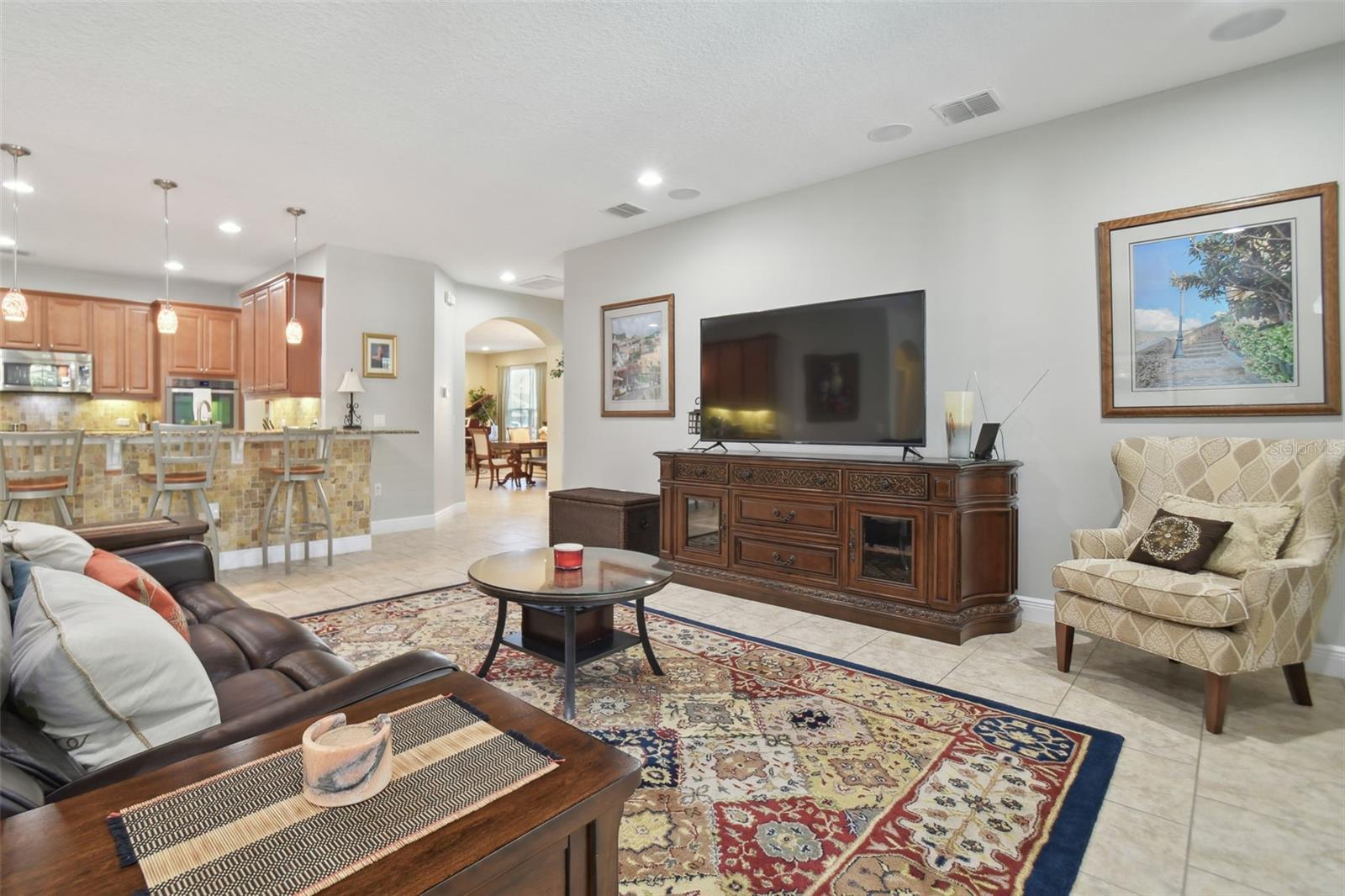 Listing photo id 13 for 1116 Hillandale Reserve Drive