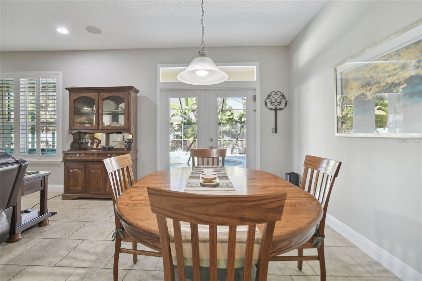 Listing photo id 15 for 1116 Hillandale Reserve Drive