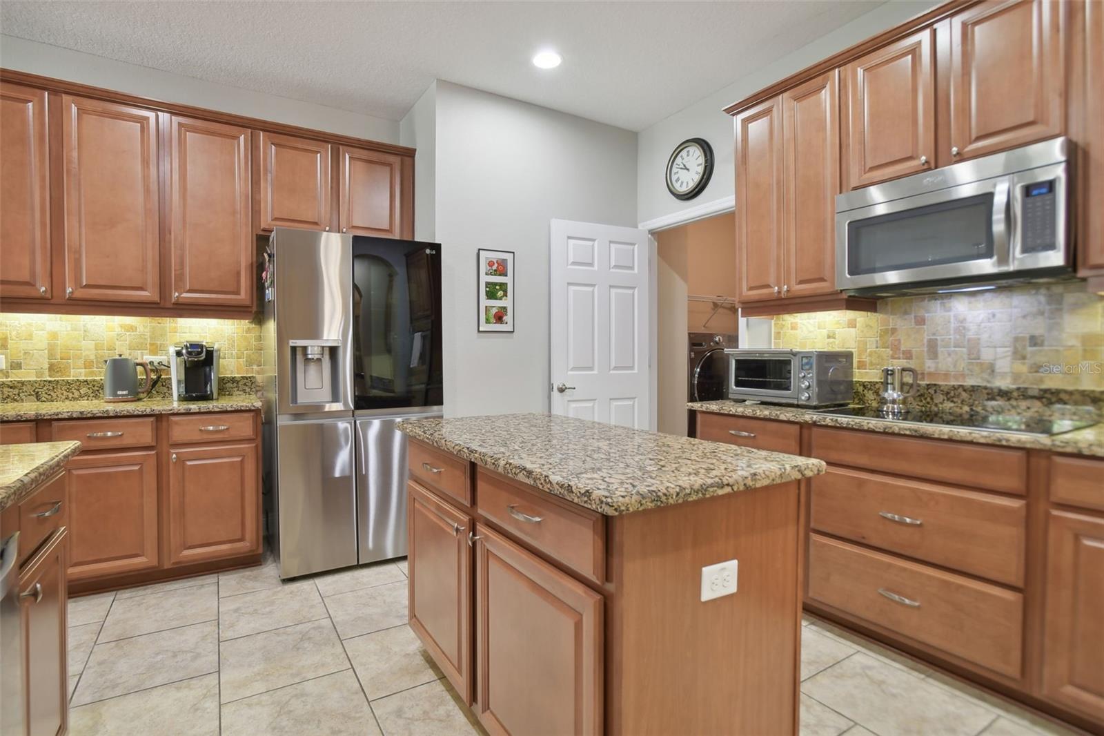 Listing photo id 19 for 1116 Hillandale Reserve Drive