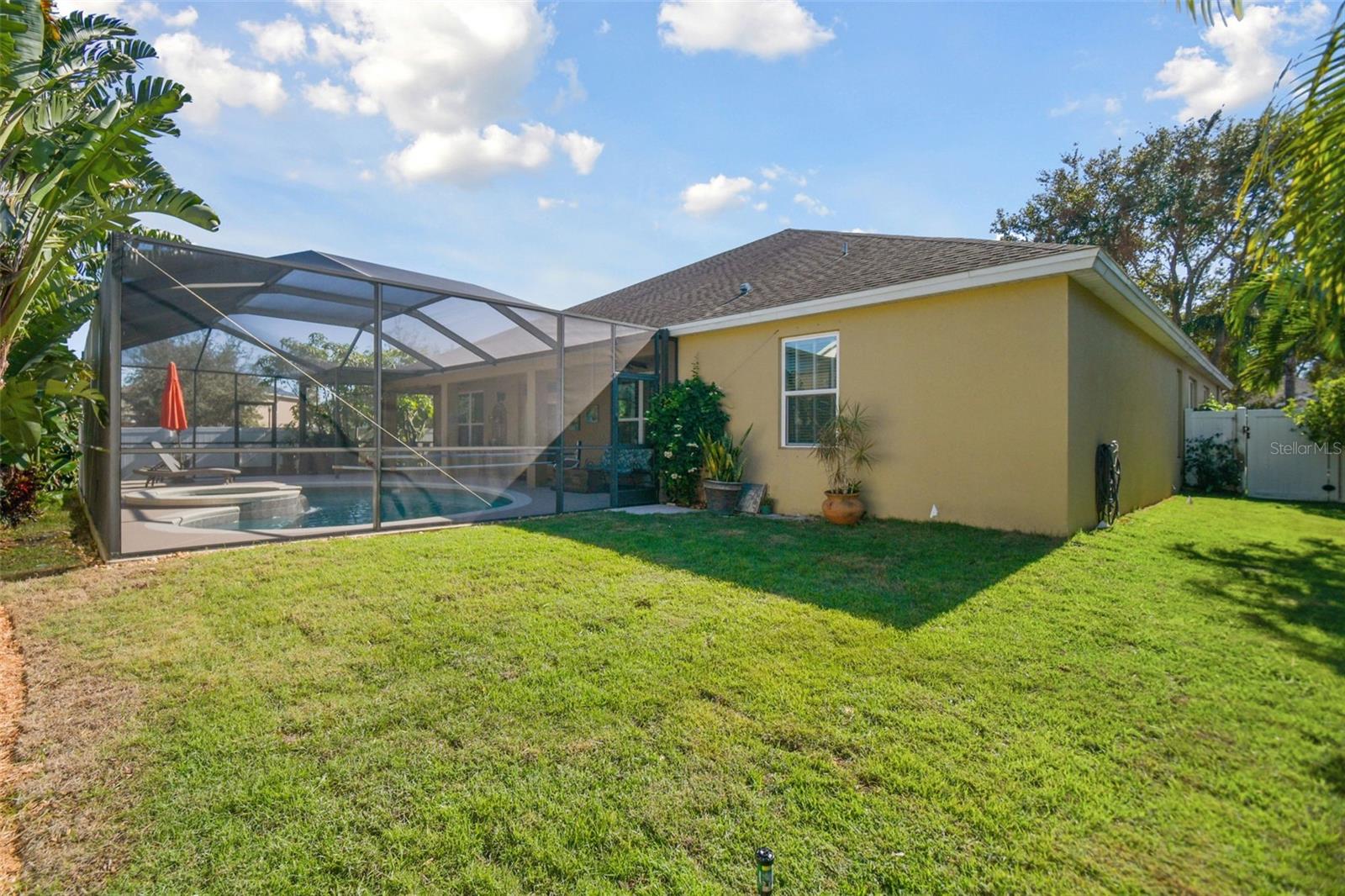 Listing photo id 45 for 1116 Hillandale Reserve Drive