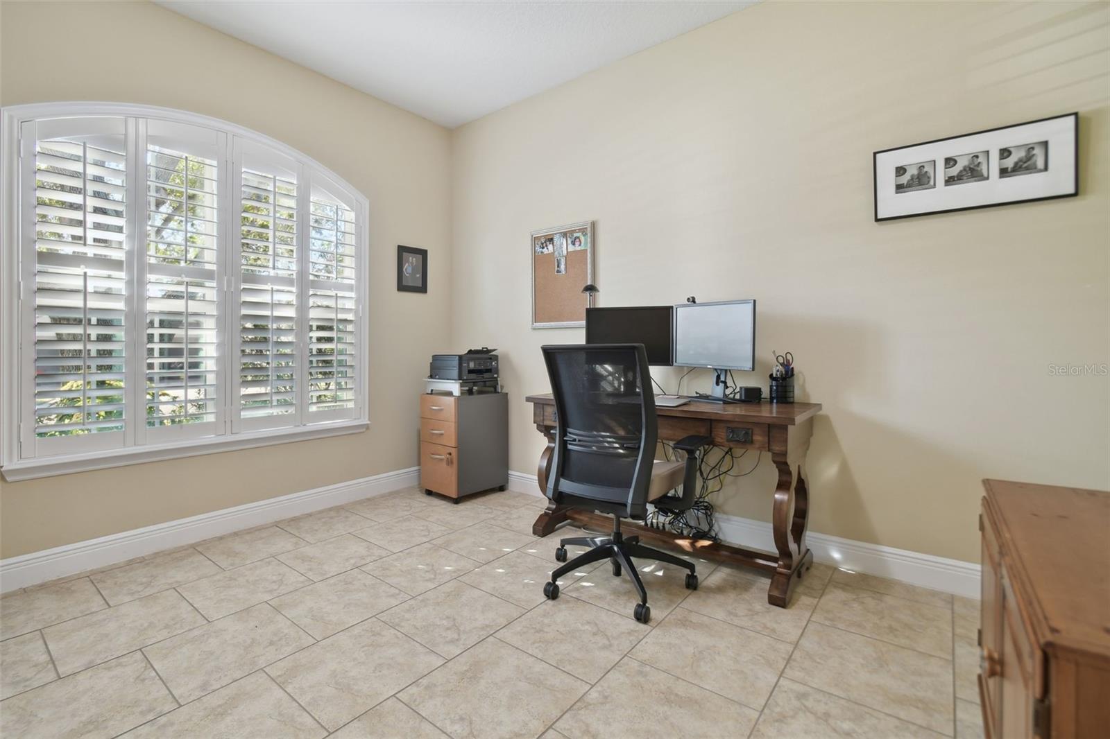 Listing photo id 3 for 1116 Hillandale Reserve Drive