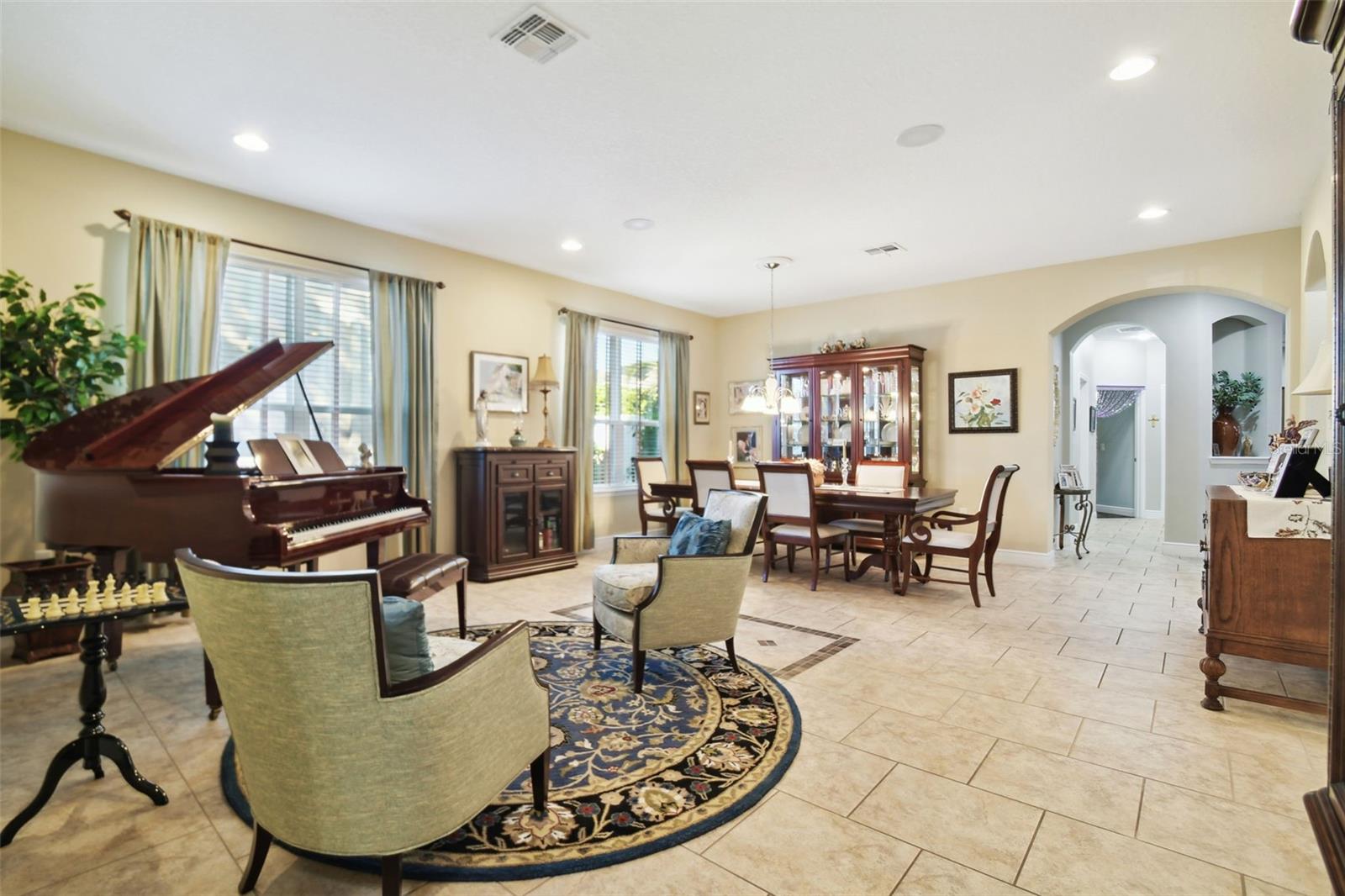 Listing photo id 5 for 1116 Hillandale Reserve Drive