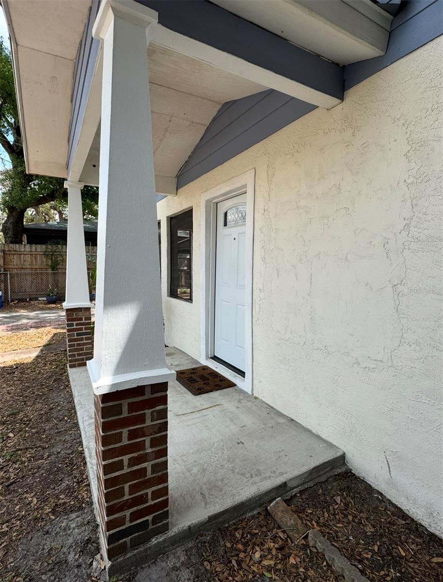 Image 11 of 17 For 807 Elm Street