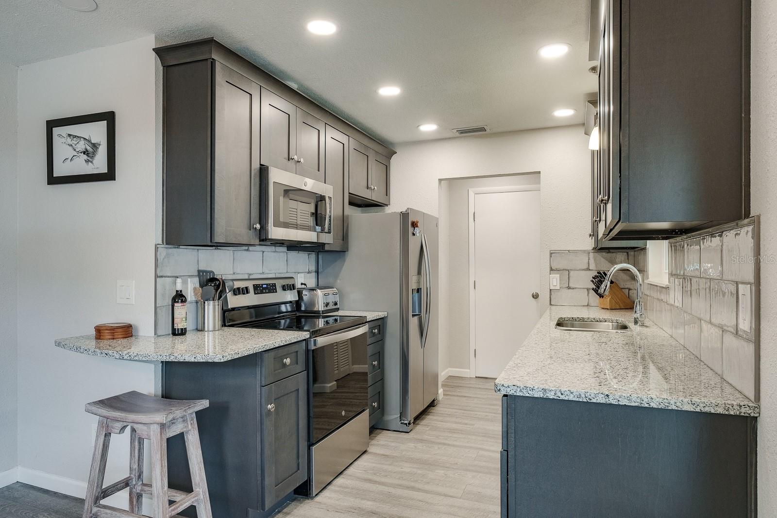 Image 21 of 28 For 4228 37th Avenue N