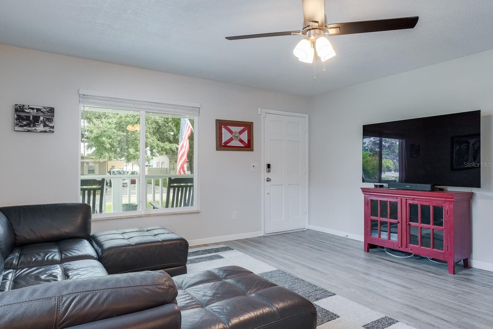 Image 4 of 28 For 4228 37th Avenue N