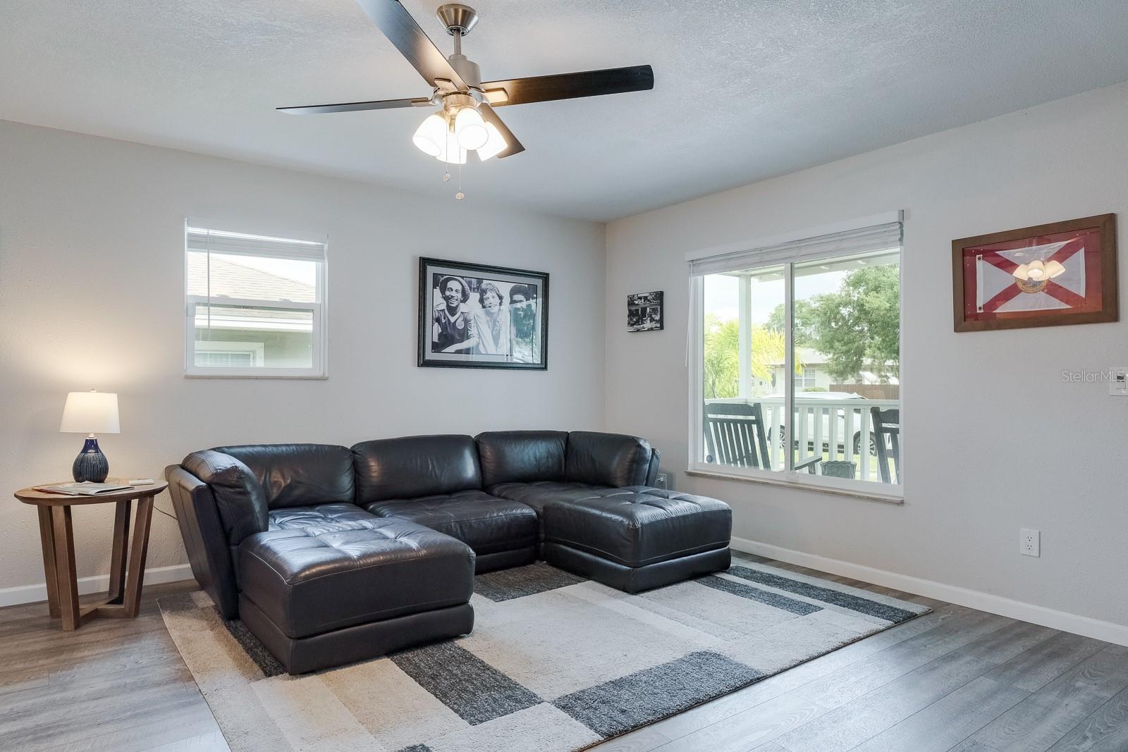Image 5 of 28 For 4228 37th Avenue N