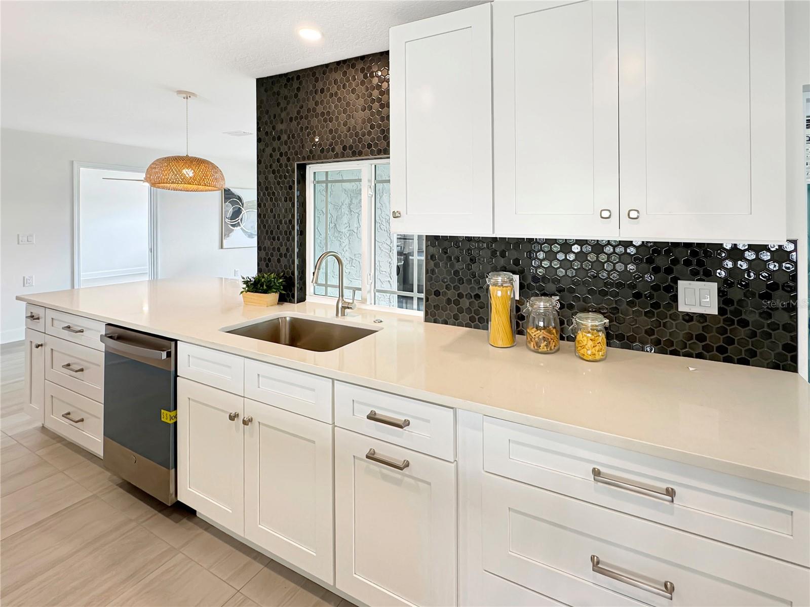 Image 12 of 43 For 9907 Island Harbor Drive