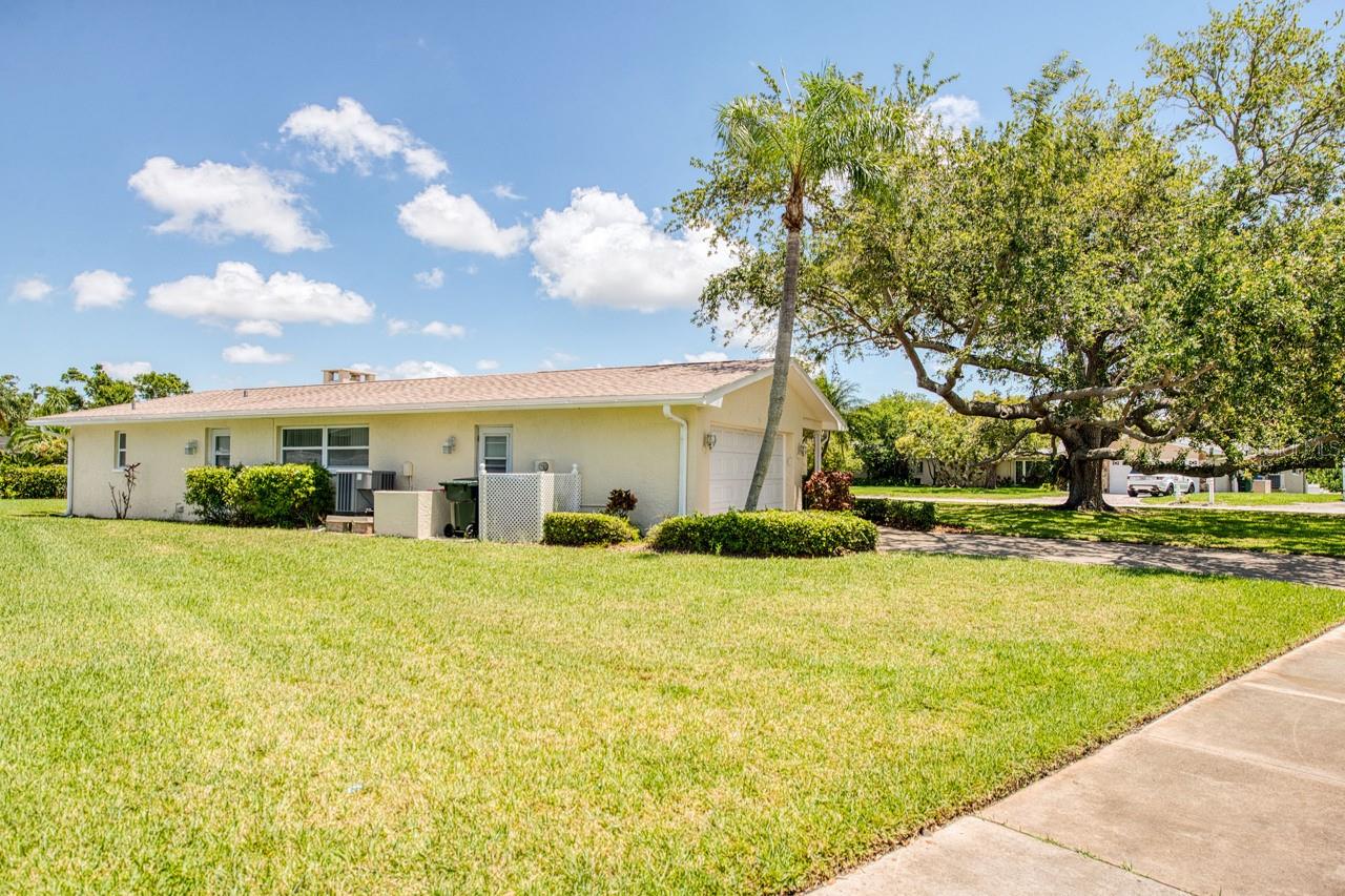 Image 4 of 51 For 2132 Sandpiper Drive