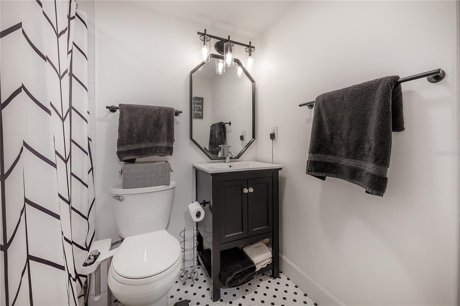 Image 14 of 22 For 3325 Bayshore Boulevard F14