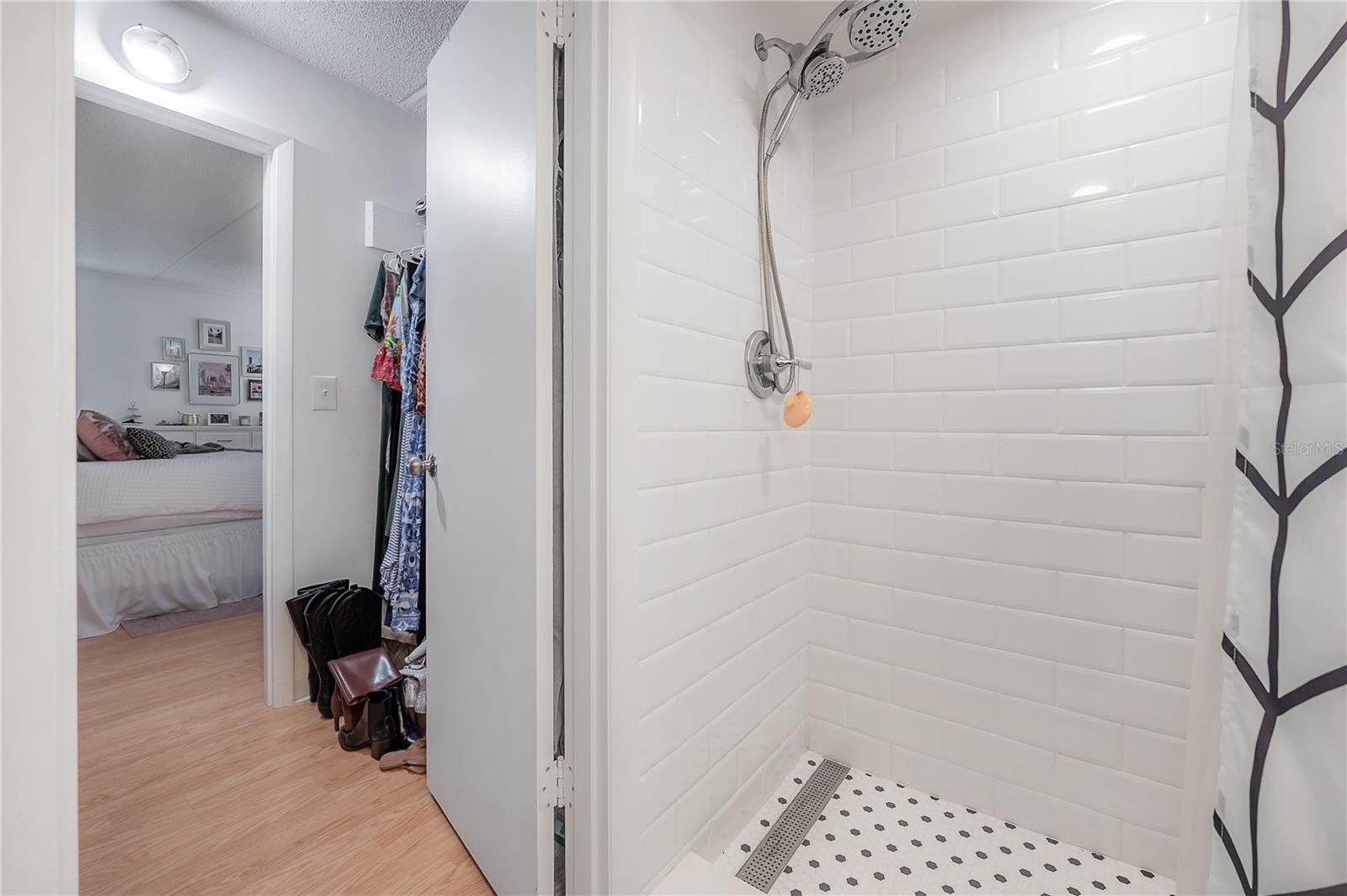 Image 15 of 22 For 3325 Bayshore Boulevard F14