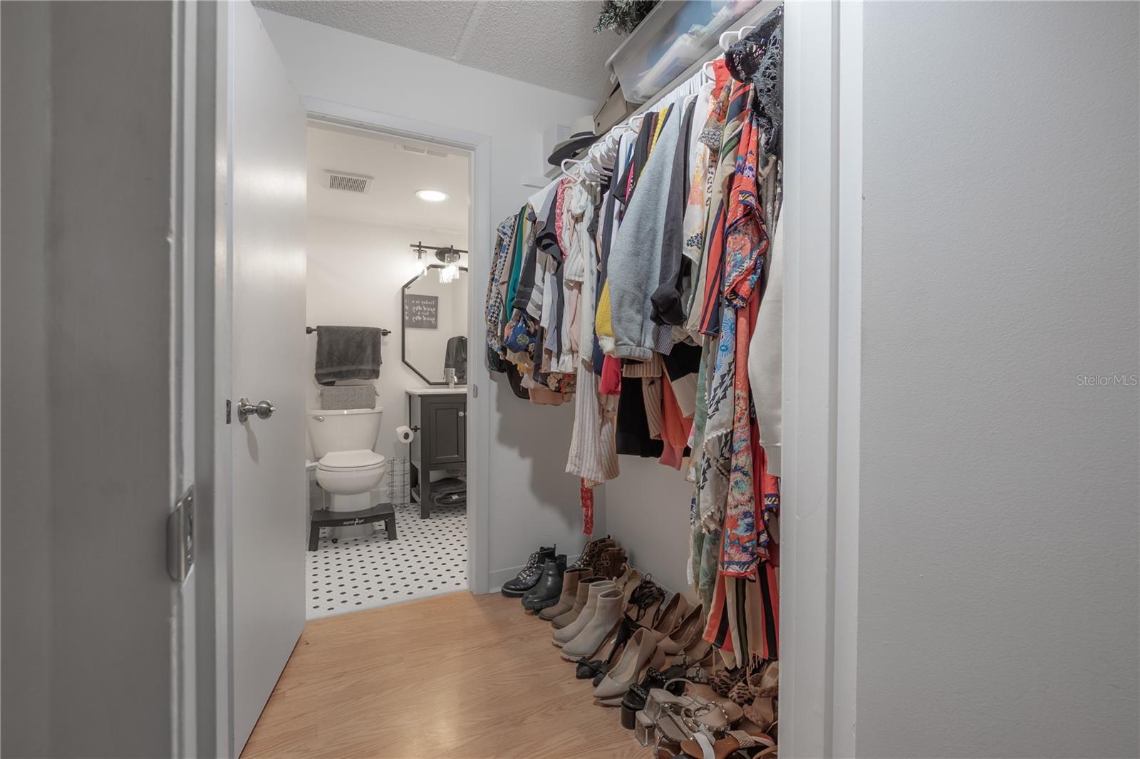 Image 16 of 22 For 3325 Bayshore Boulevard F14