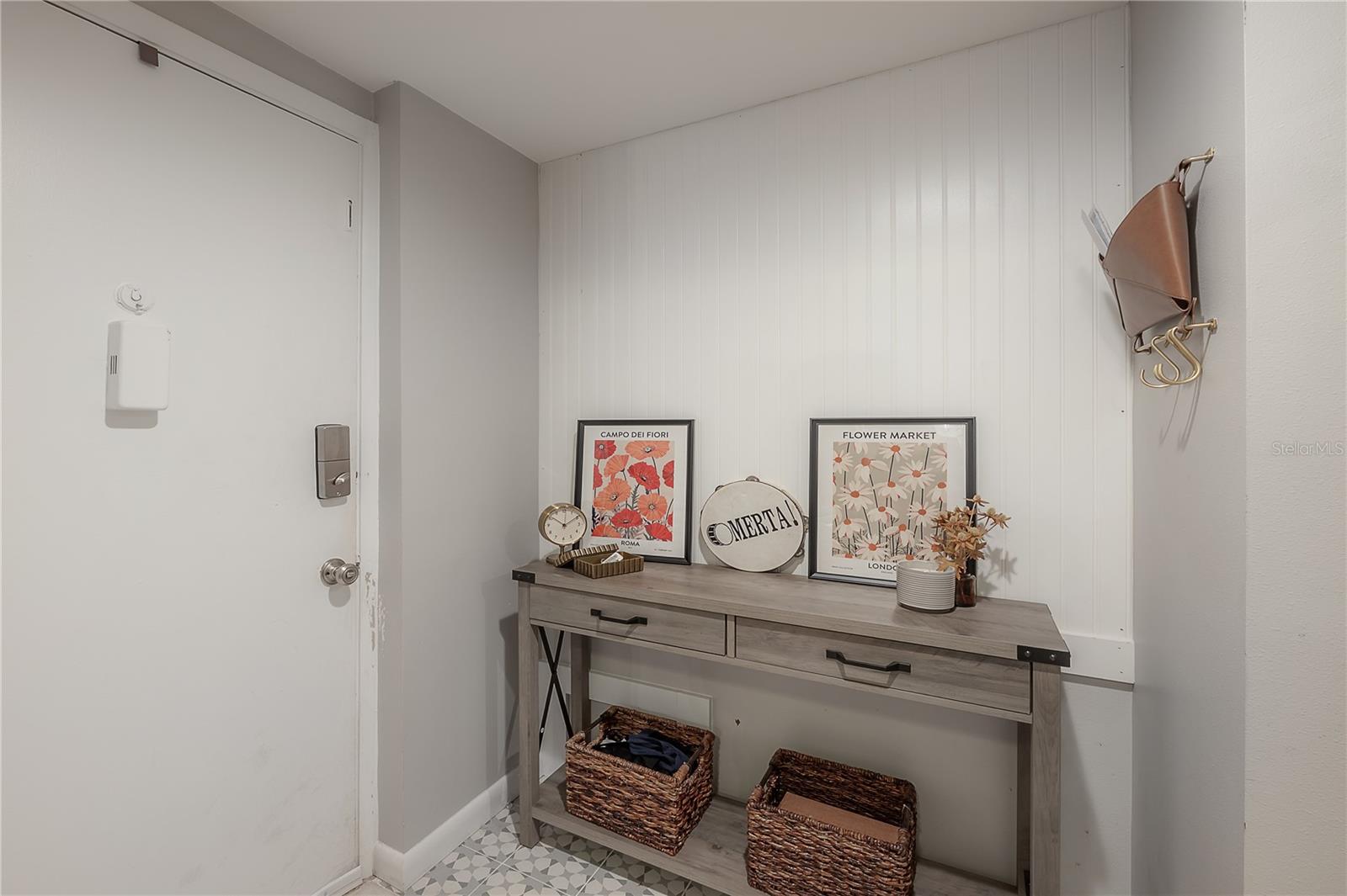 Image 3 of 22 For 3325 Bayshore Boulevard F14
