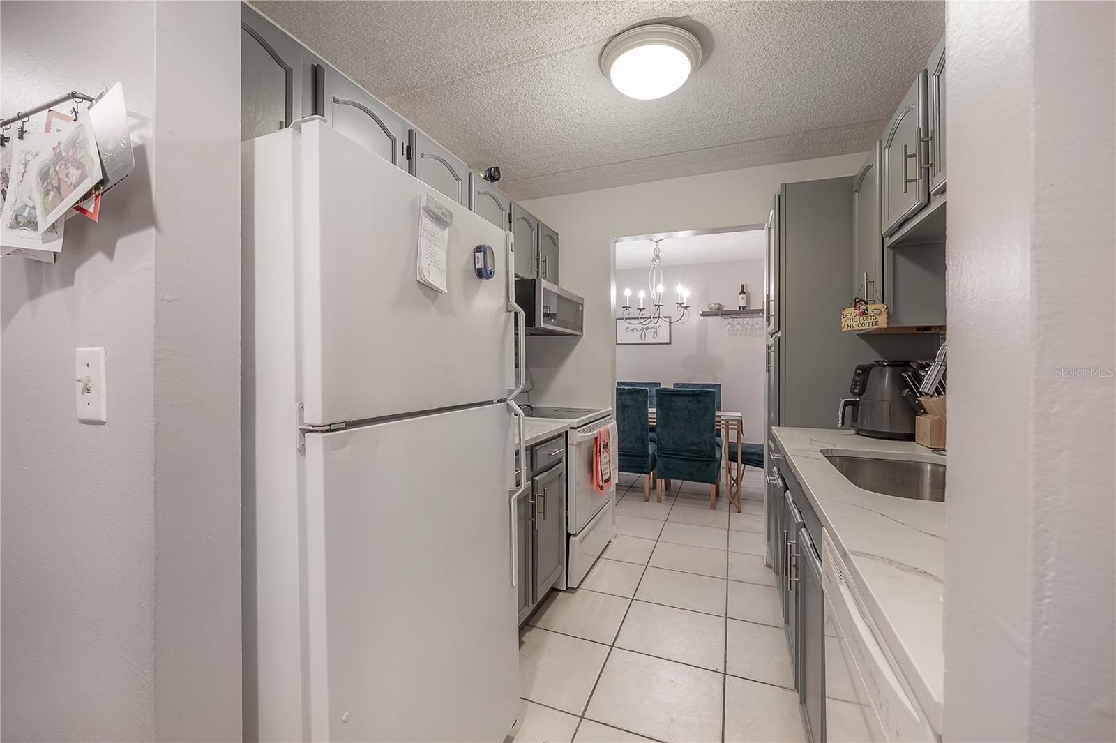Image 7 of 22 For 3325 Bayshore Boulevard F14