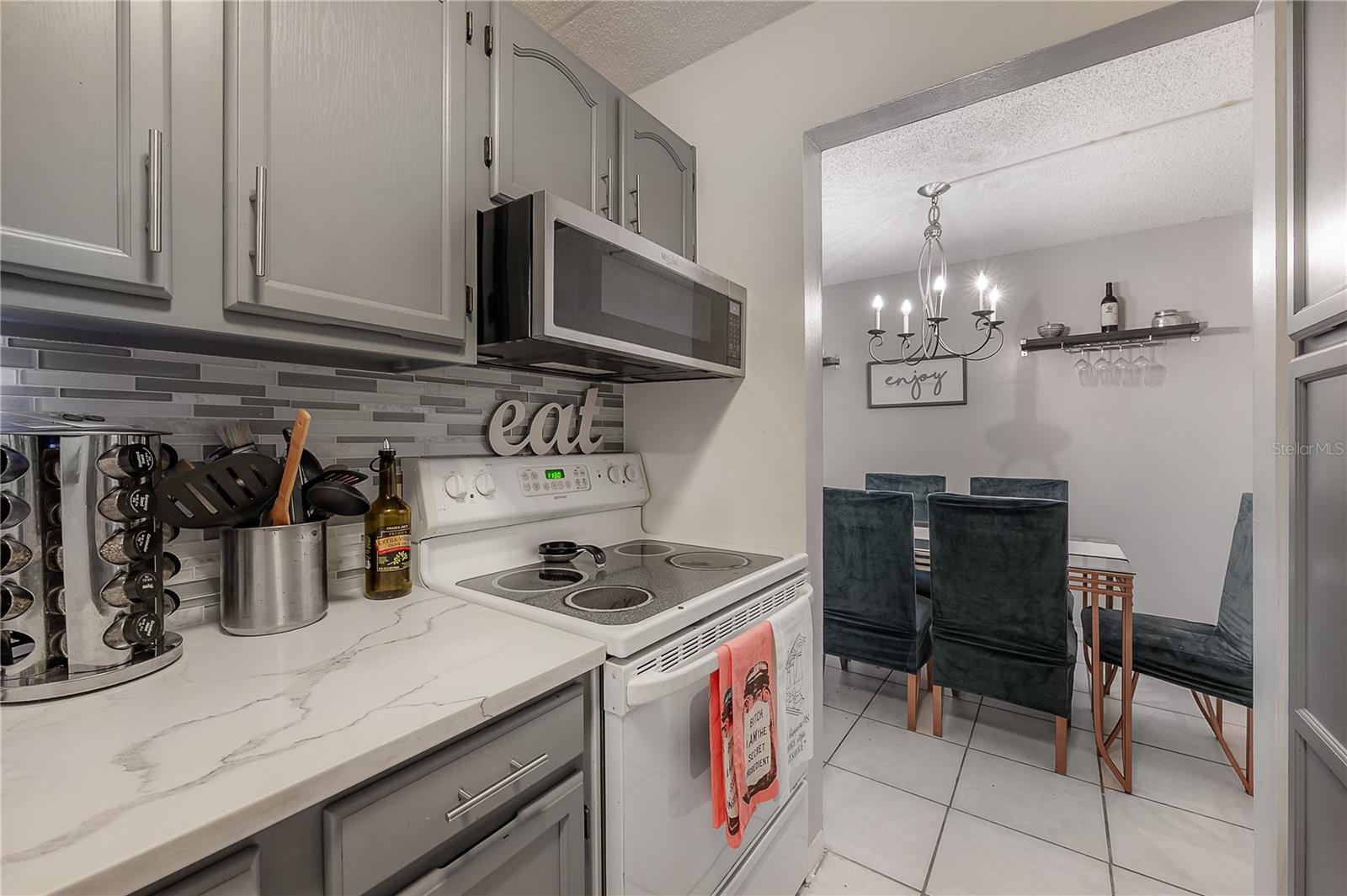 Image 8 of 22 For 3325 Bayshore Boulevard F14