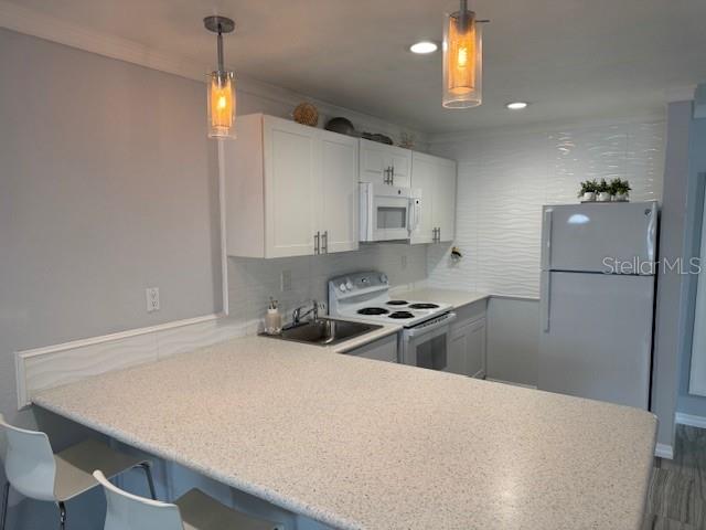 Image 6 of 23 For 4103 Gulf Boulevard 104