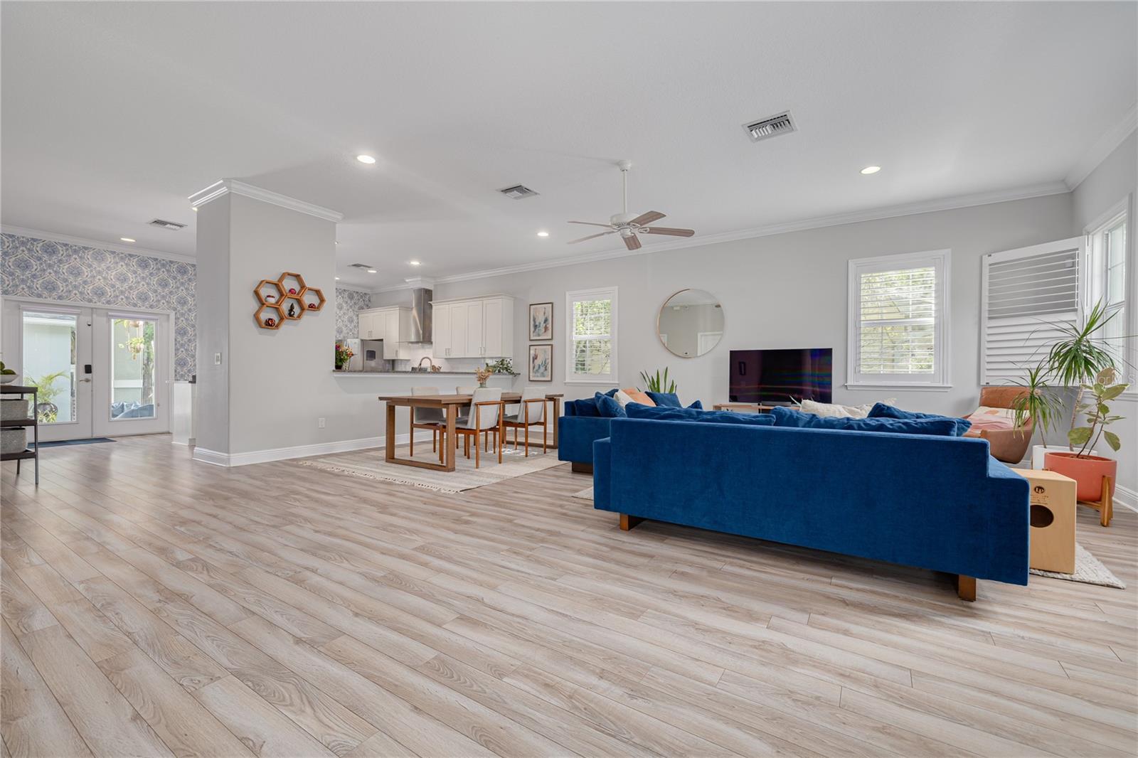Image 5 of 48 For 795 26th Avenue N