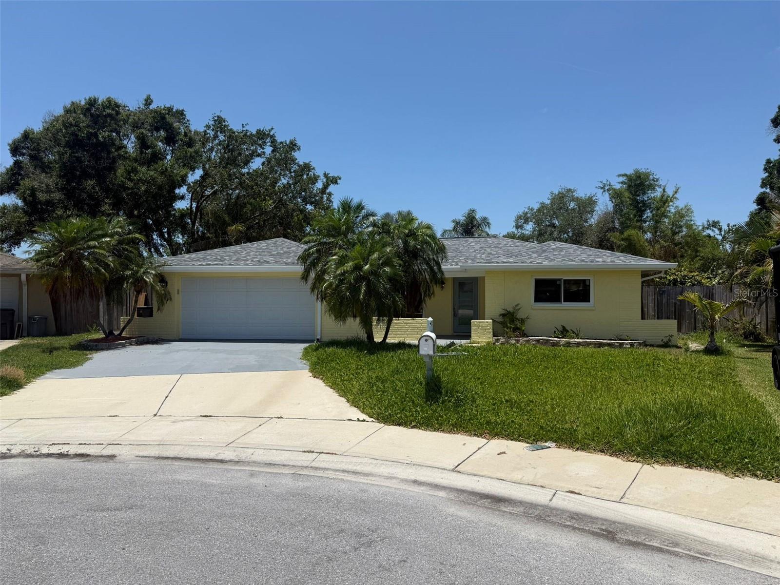 Listing Details for 1812 Hibiscus Court S, OLDSMAR, FL 34677
