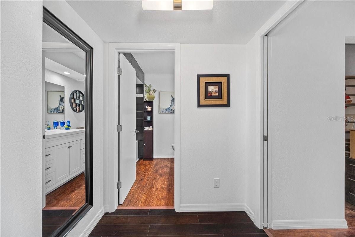 Image 15 of 61 For 1120 Shore Drive Ne 802