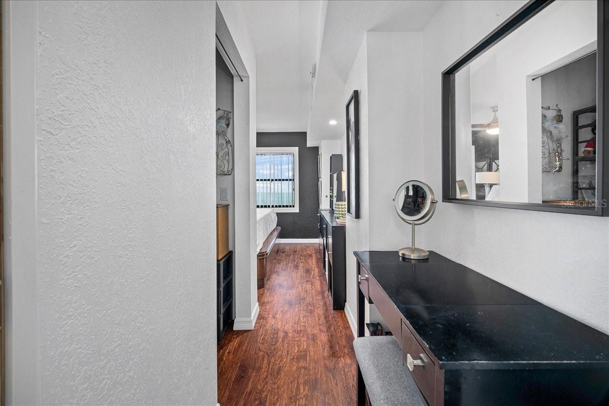 Image 18 of 61 For 1120 Shore Drive Ne 802