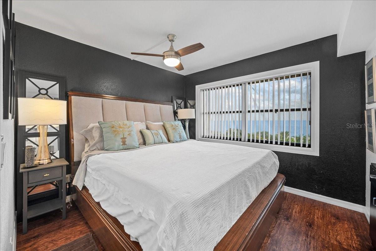 Image 20 of 61 For 1120 Shore Drive Ne 802