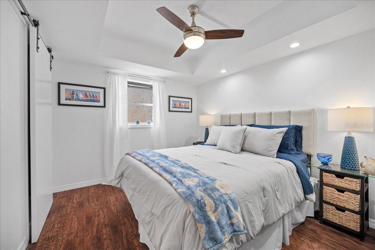 Image 33 of 61 For 1120 Shore Drive Ne 802