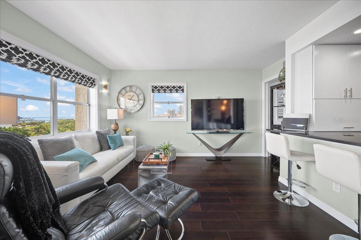 Image 36 of 61 For 1120 Shore Drive Ne 802