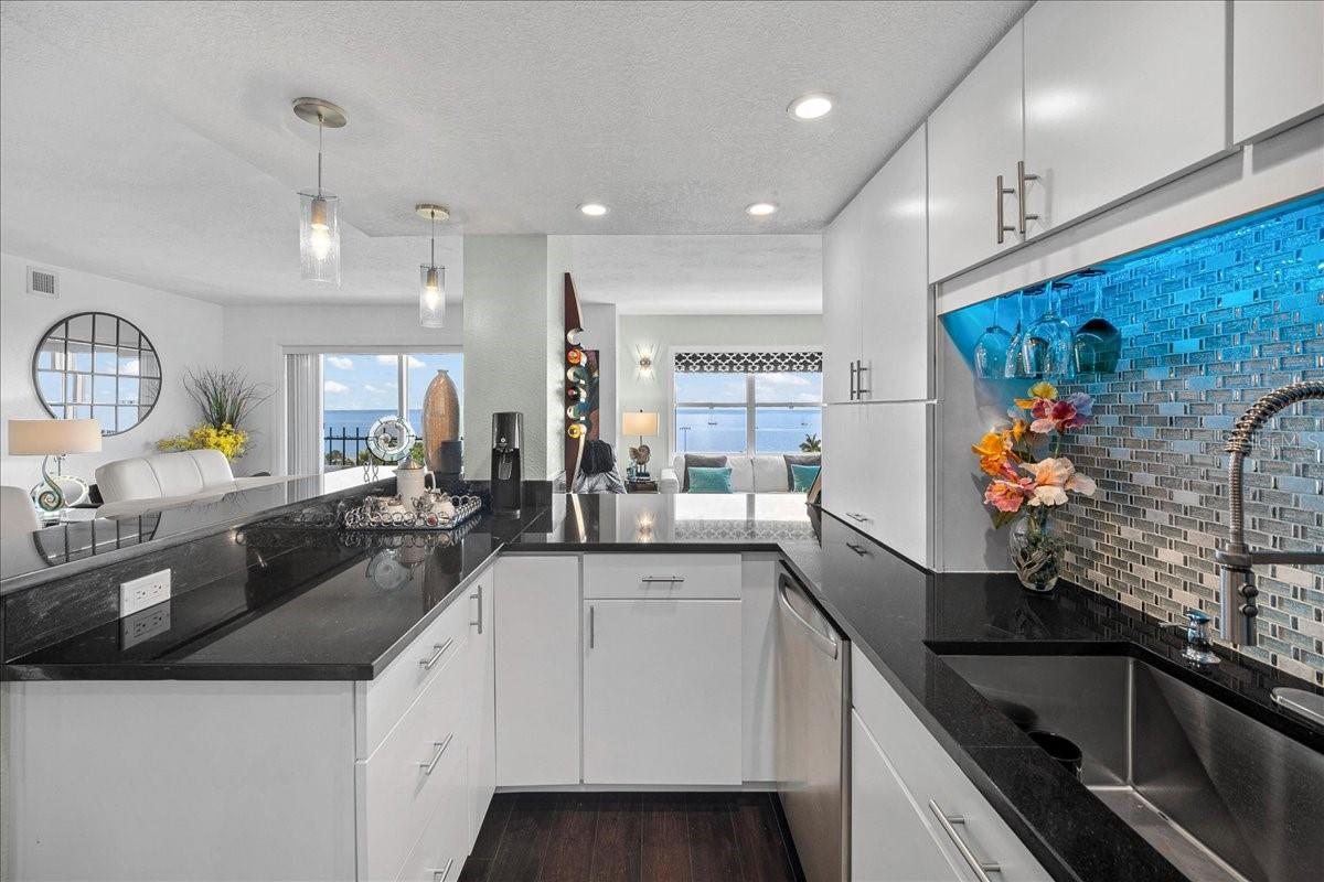 Image 5 of 61 For 1120 Shore Drive Ne 802