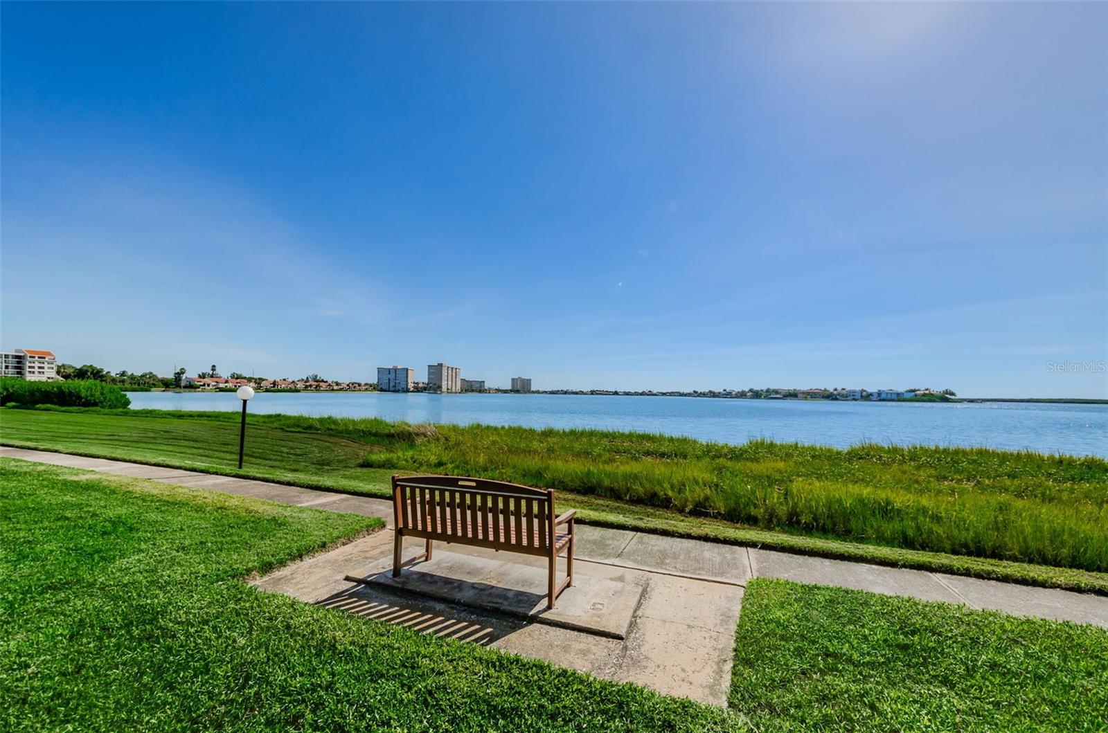 Listing photo id 8 for 6104 Palma Del Mar Boulevard S 605