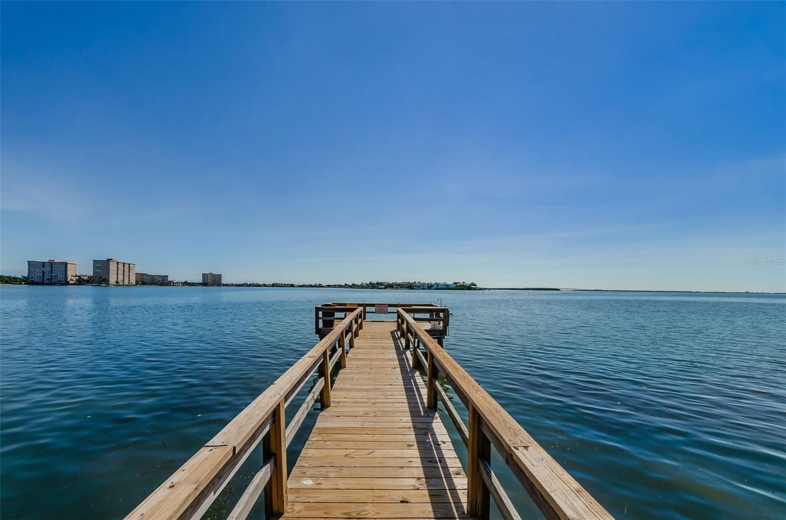Listing photo id 10 for 6104 Palma Del Mar Boulevard S 605