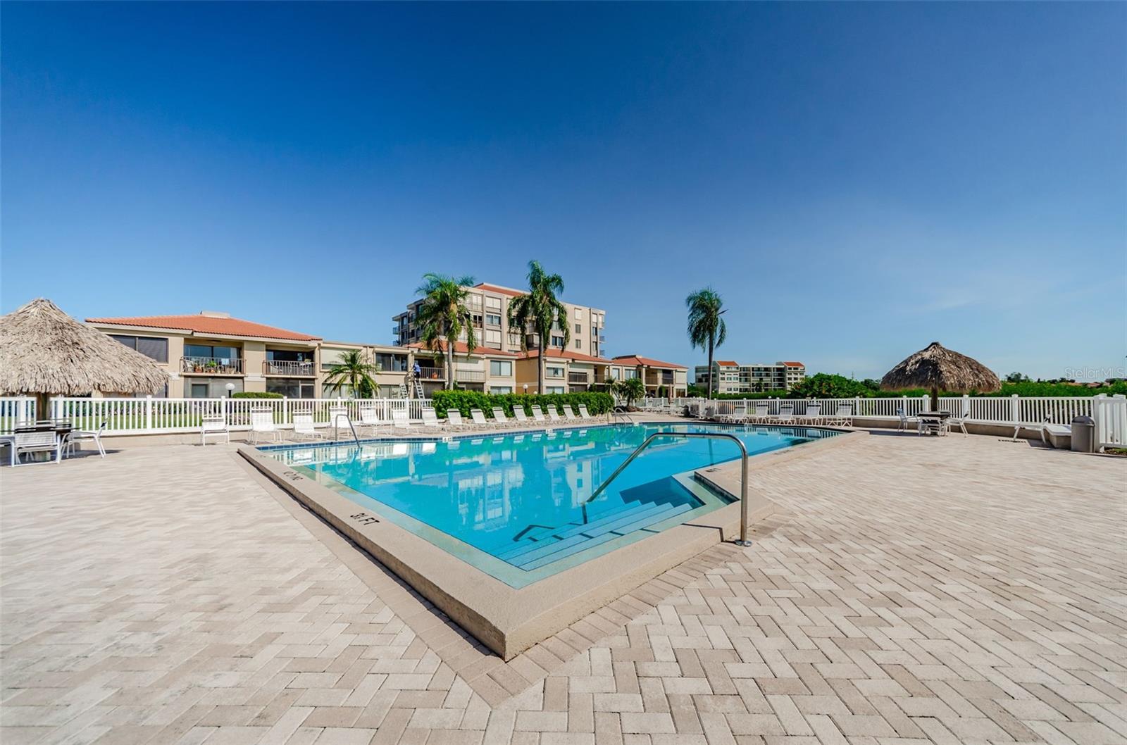 Listing photo id 15 for 6104 Palma Del Mar Boulevard S 605