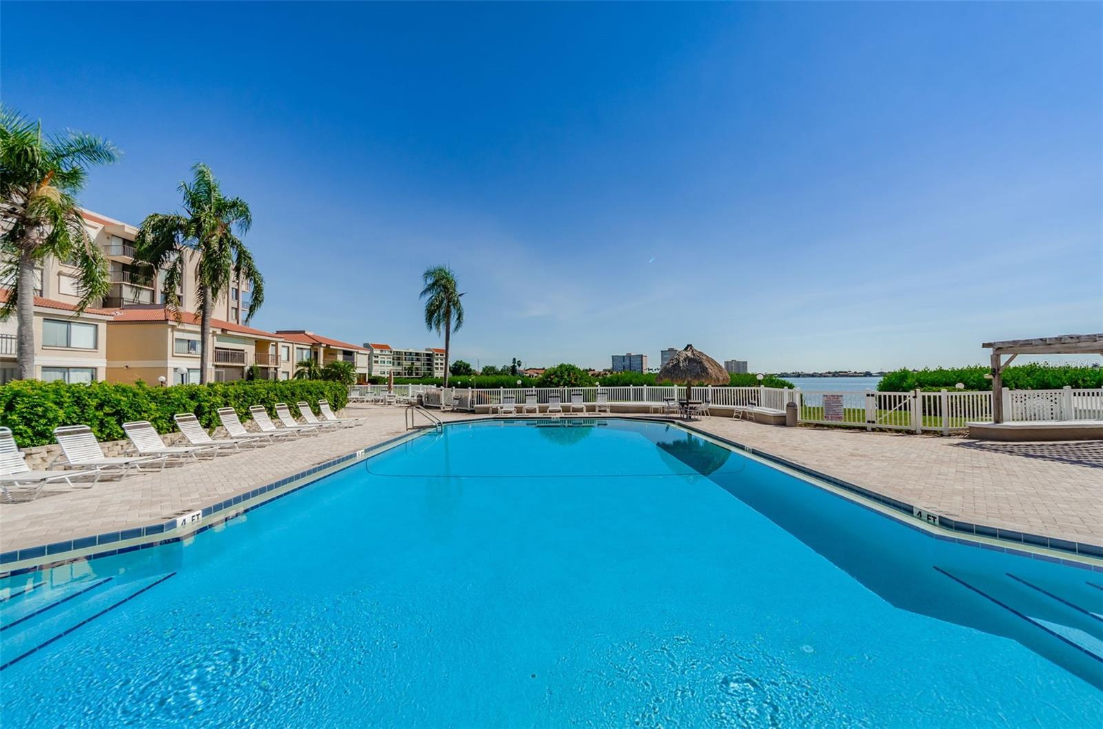 Listing photo id 16 for 6104 Palma Del Mar Boulevard S 605