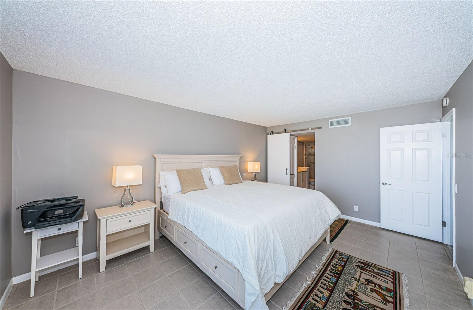 Listing photo id 21 for 6104 Palma Del Mar Boulevard S 605