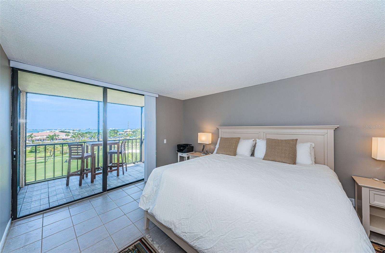 Listing photo id 22 for 6104 Palma Del Mar Boulevard S 605