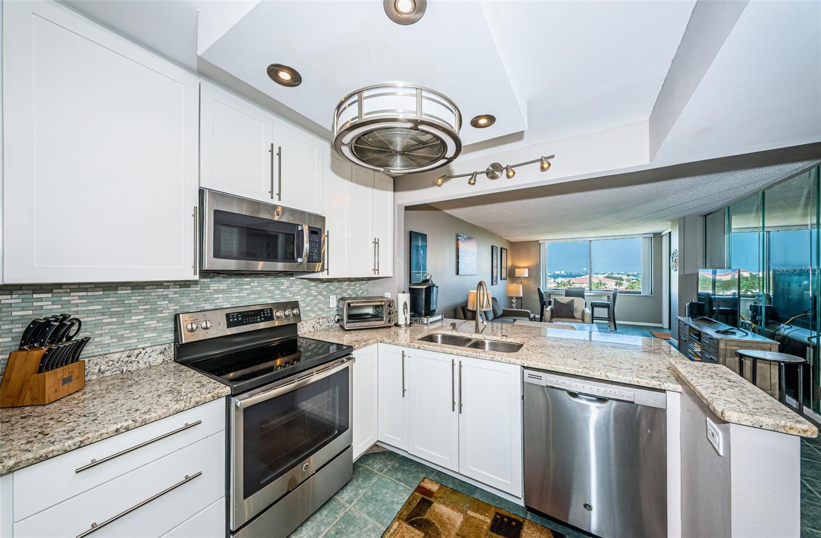 Listing photo id 23 for 6104 Palma Del Mar Boulevard S 605