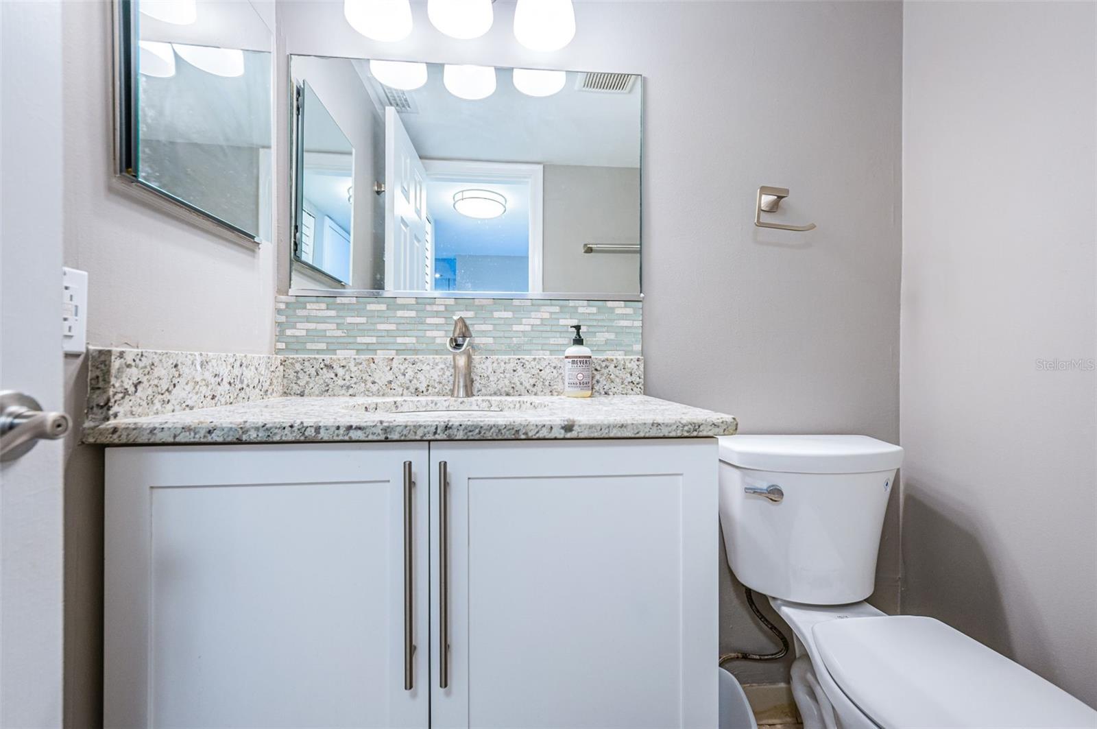 Listing photo id 27 for 6104 Palma Del Mar Boulevard S 605