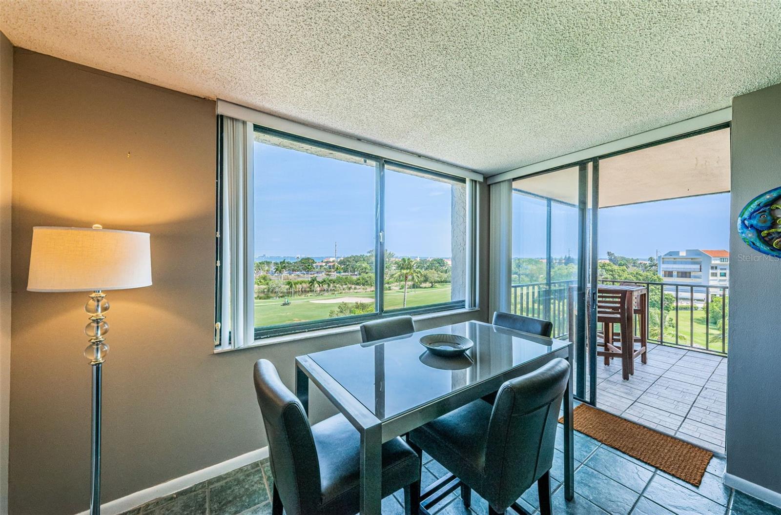 Listing photo id 1 for 6104 Palma Del Mar Boulevard S 605