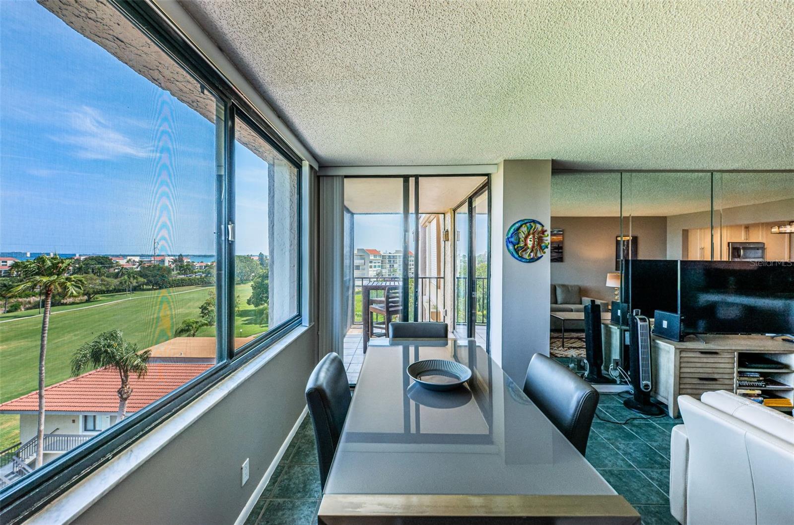Listing photo id 28 for 6104 Palma Del Mar Boulevard S 605