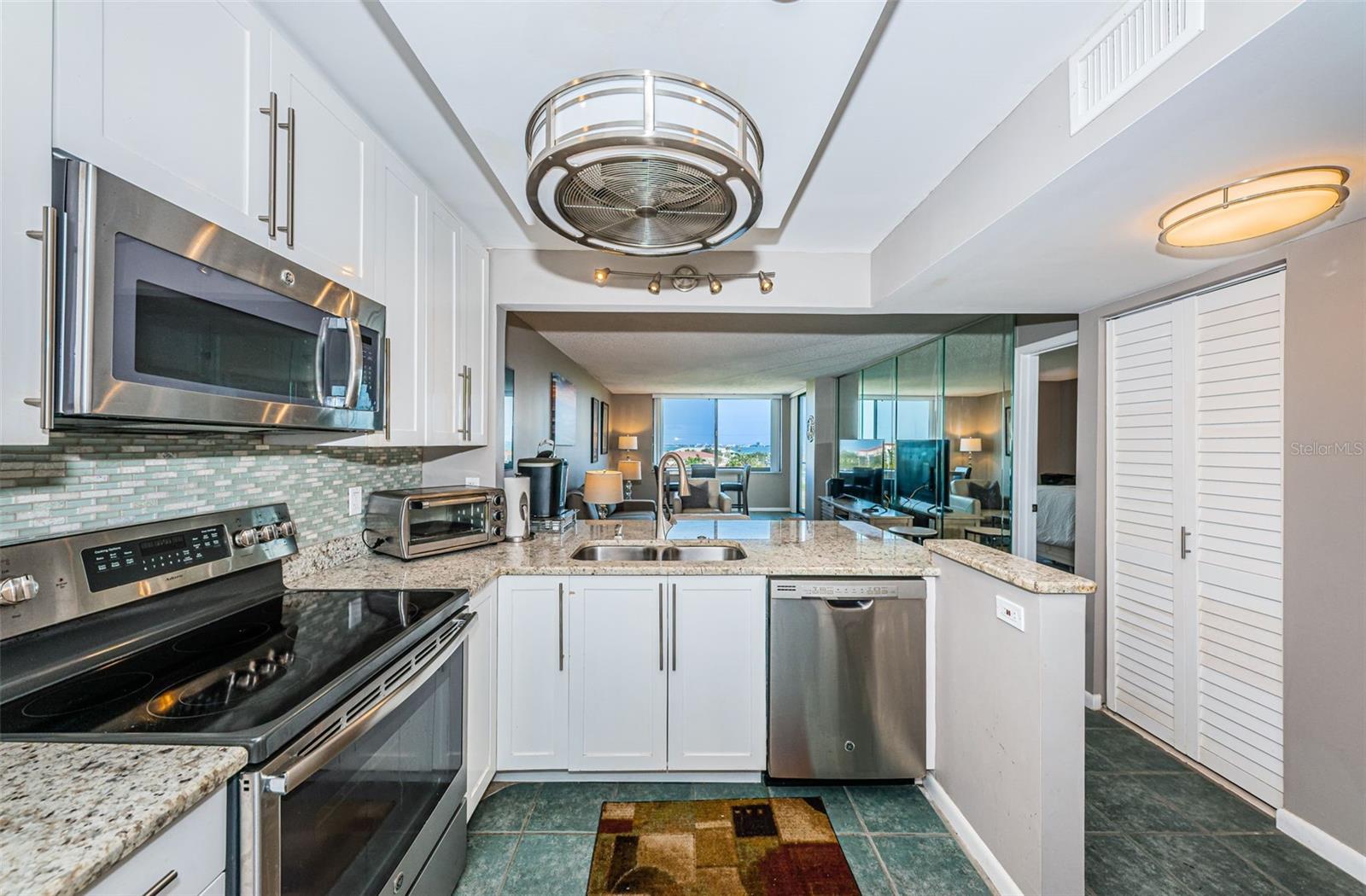 Listing photo id 30 for 6104 Palma Del Mar Boulevard S 605
