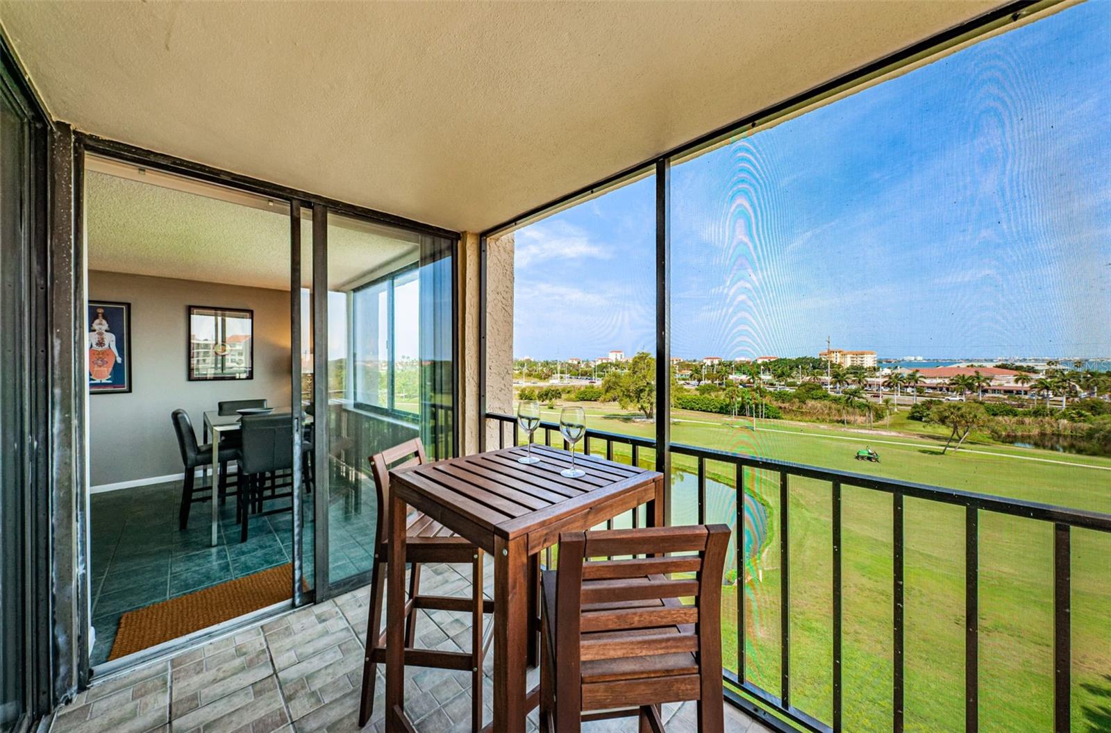 Listing photo id 37 for 6104 Palma Del Mar Boulevard S 605