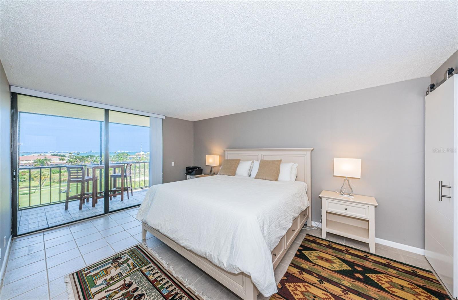 Listing photo id 2 for 6104 Palma Del Mar Boulevard S 605
