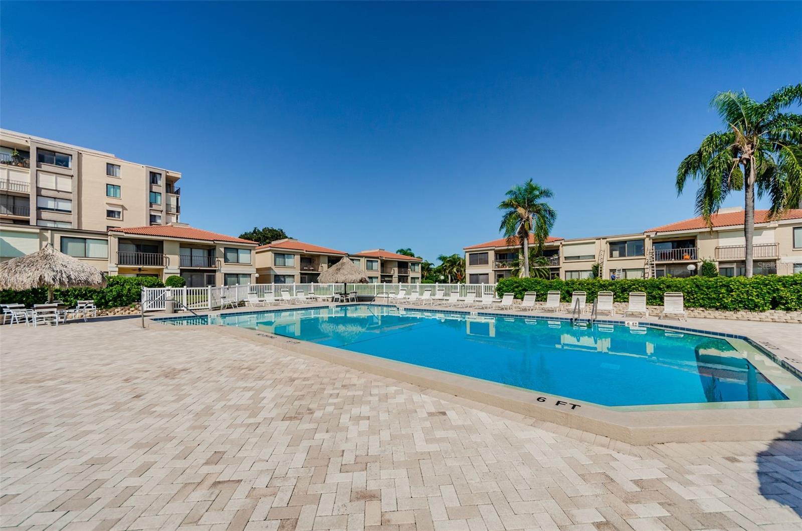 Listing photo id 4 for 6104 Palma Del Mar Boulevard S 605