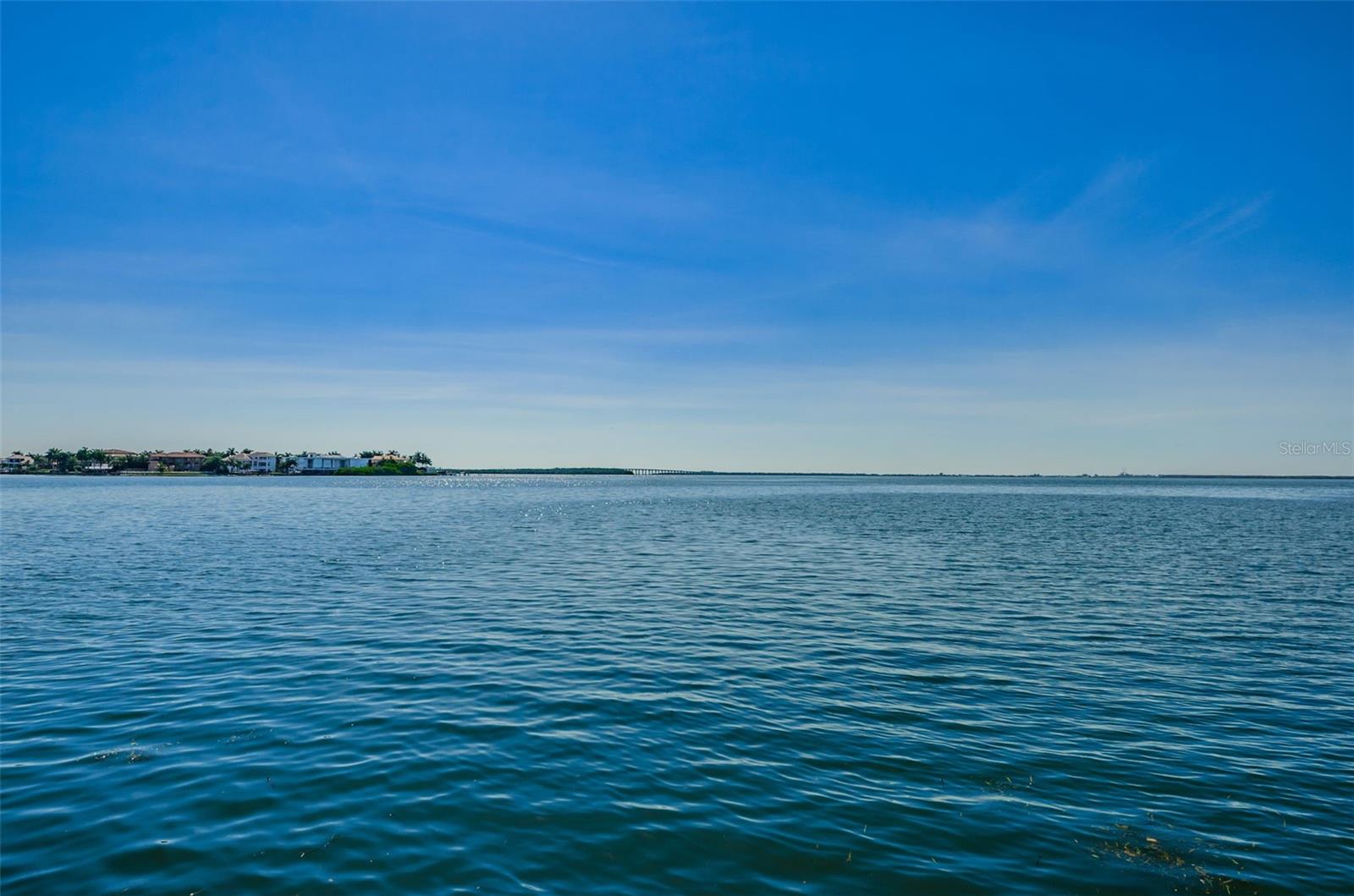 Listing photo id 5 for 6104 Palma Del Mar Boulevard S 605