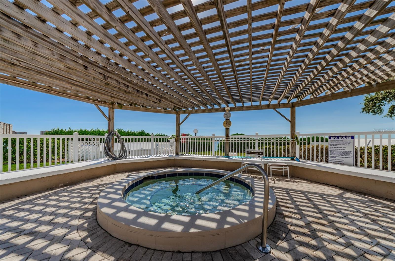 Listing photo id 6 for 6104 Palma Del Mar Boulevard S 605