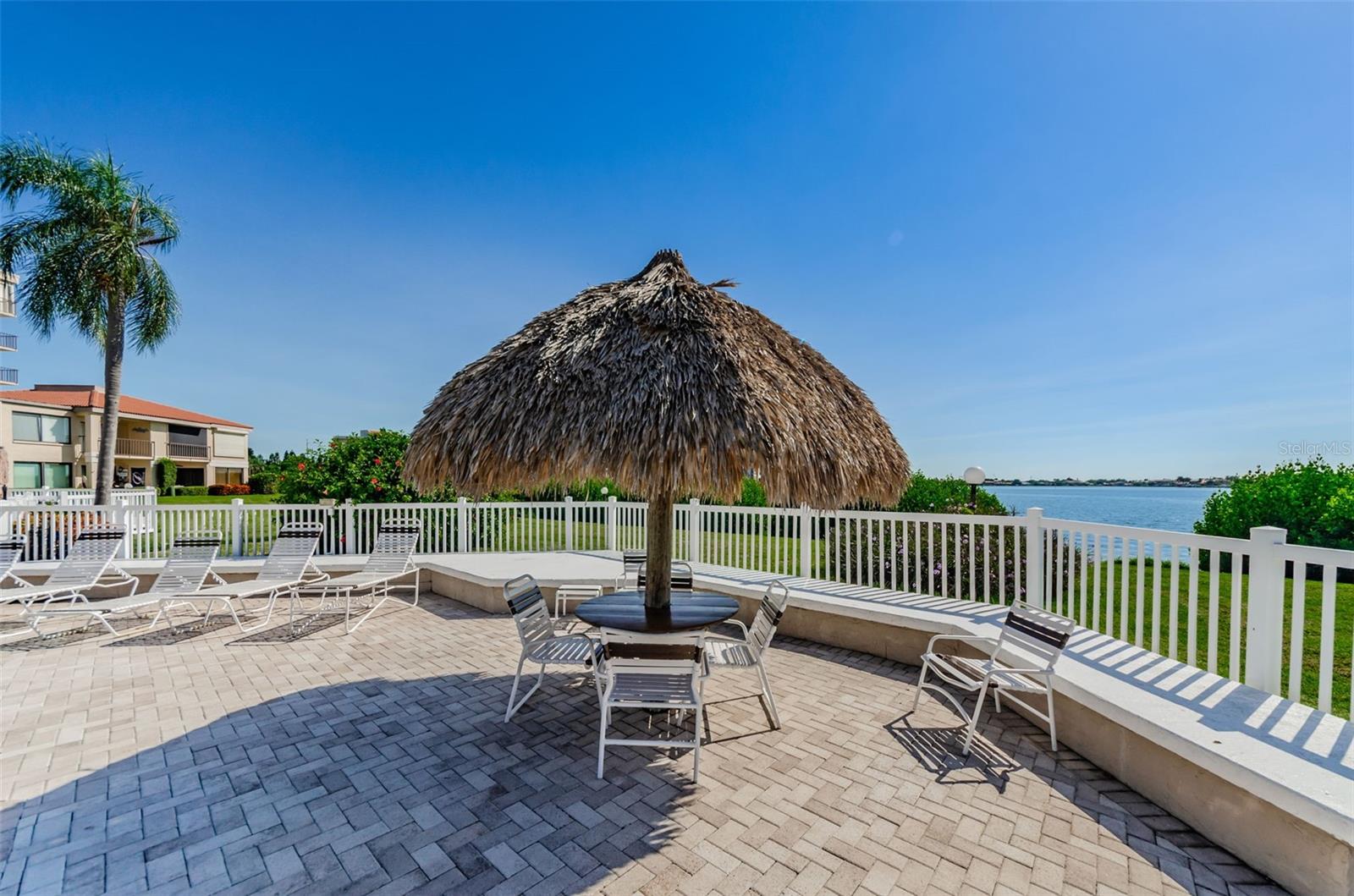 Listing photo id 7 for 6104 Palma Del Mar Boulevard S 605