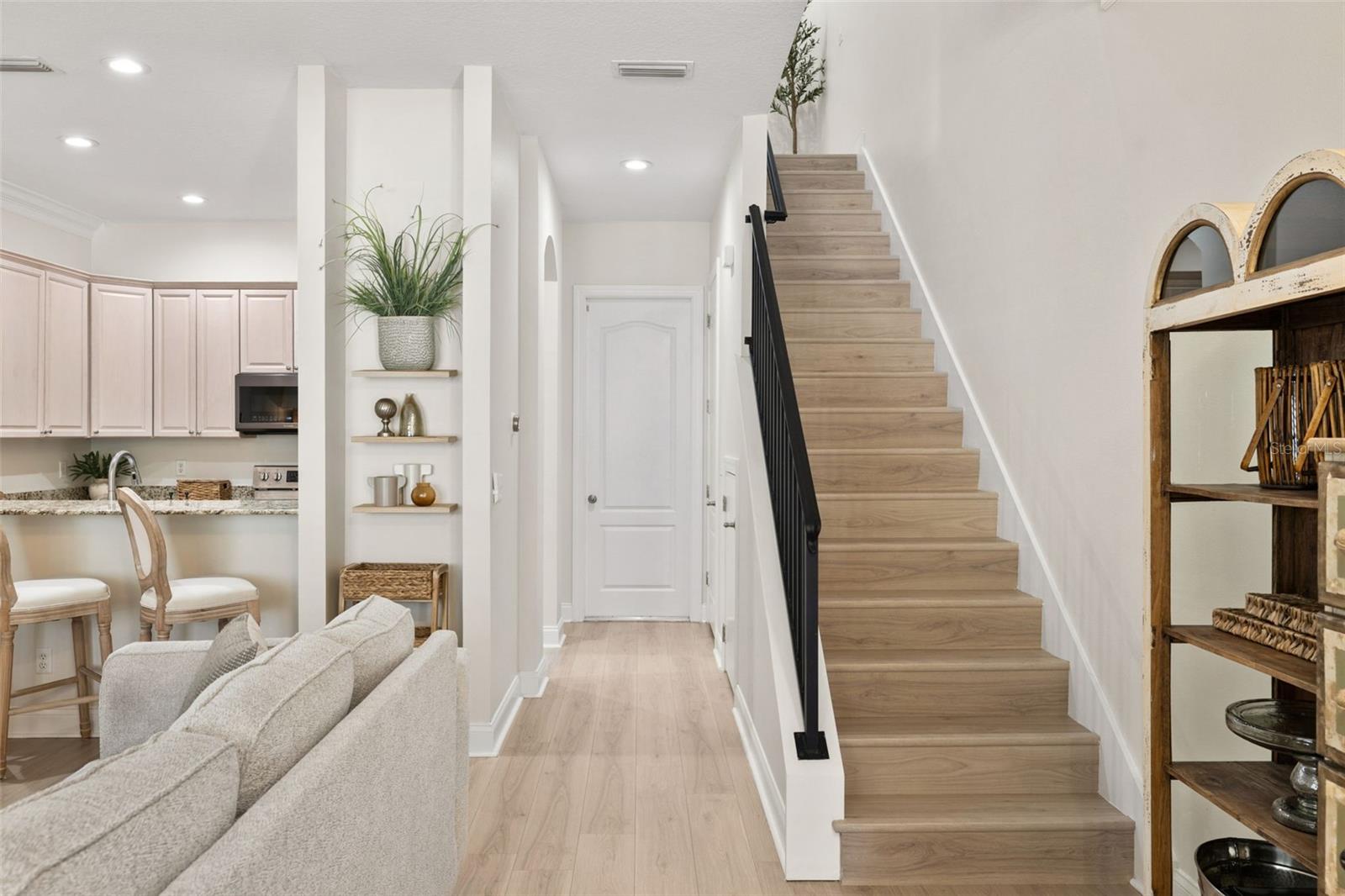 Image 20 of 48 For 3702 Cass Street 5