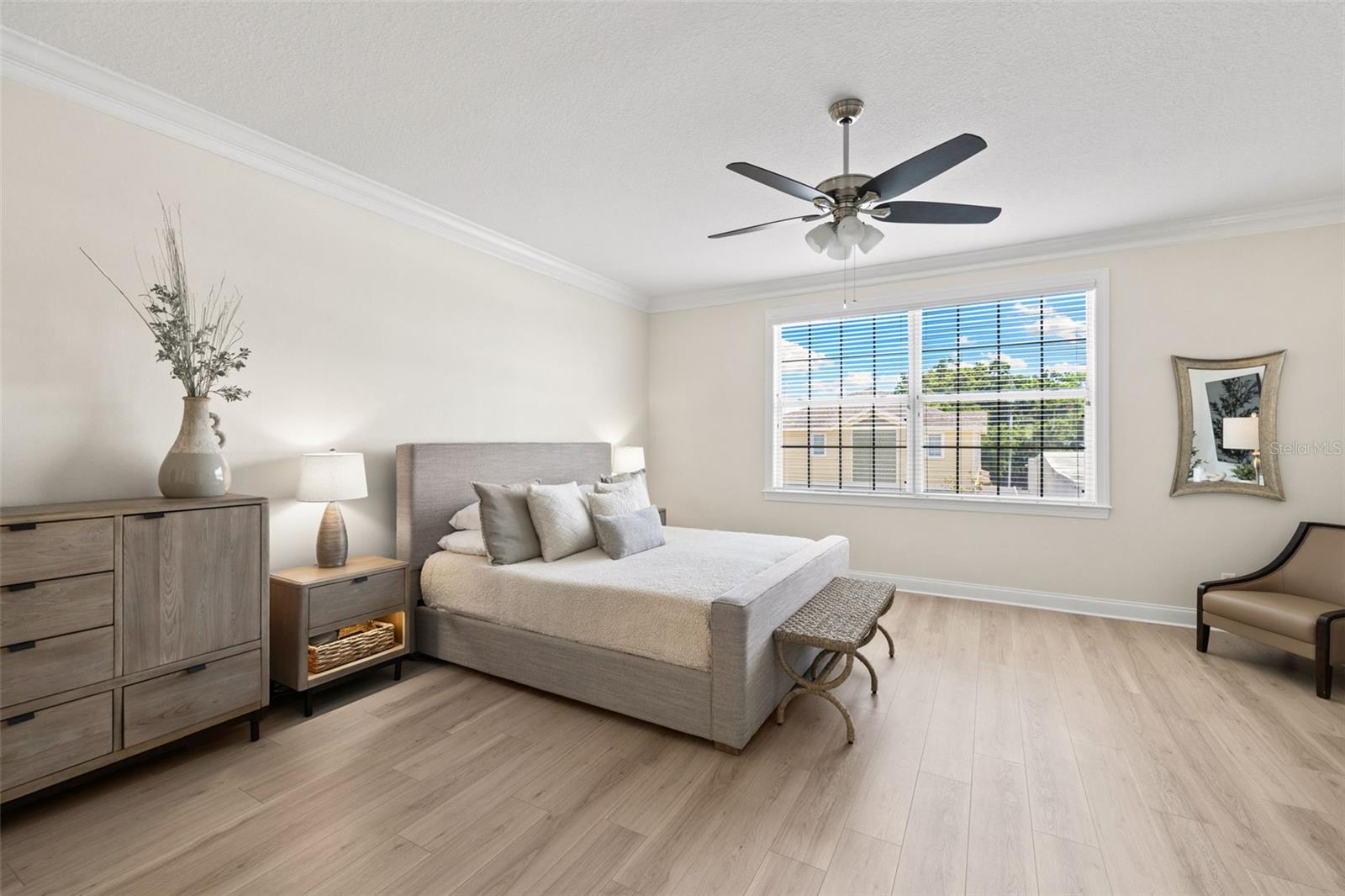 Image 4 of 48 For 3702 Cass Street 5