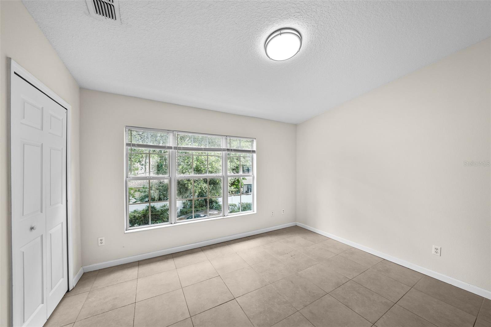 Image 21 of 31 For 5852 Nature Terrace Cove